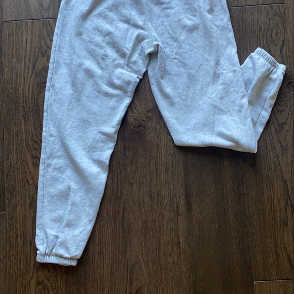 Old navy Light grey sweatpants - Picture 2 of 3